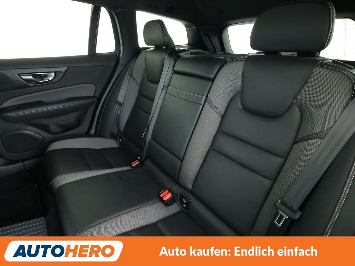 Volvo V60 2.0 T8 Plug-in Hybrid R-Design AWD Aut. NAVI foto 14