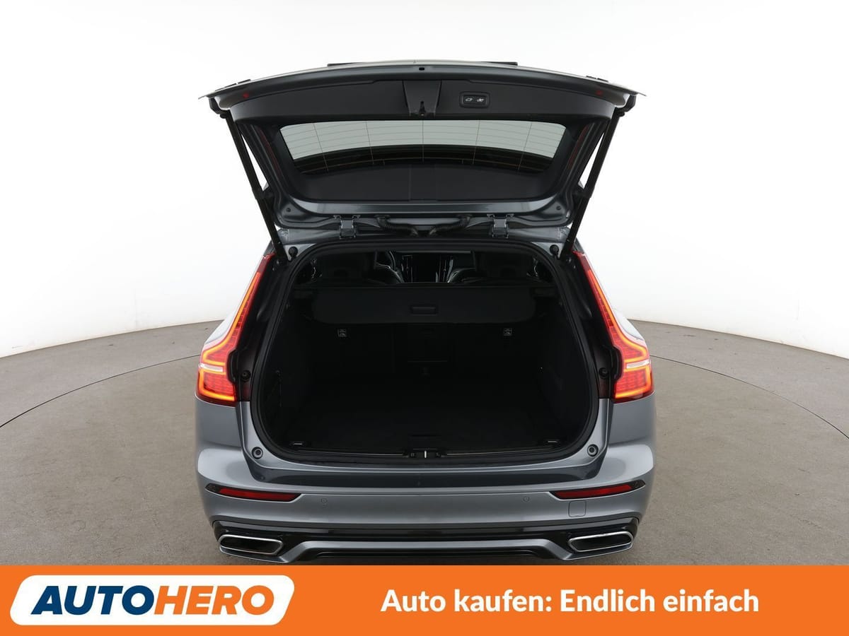 Volvo V60 2.0 T8 Plug-in Hybrid R-Design AWD Aut. NAVI foto 17
