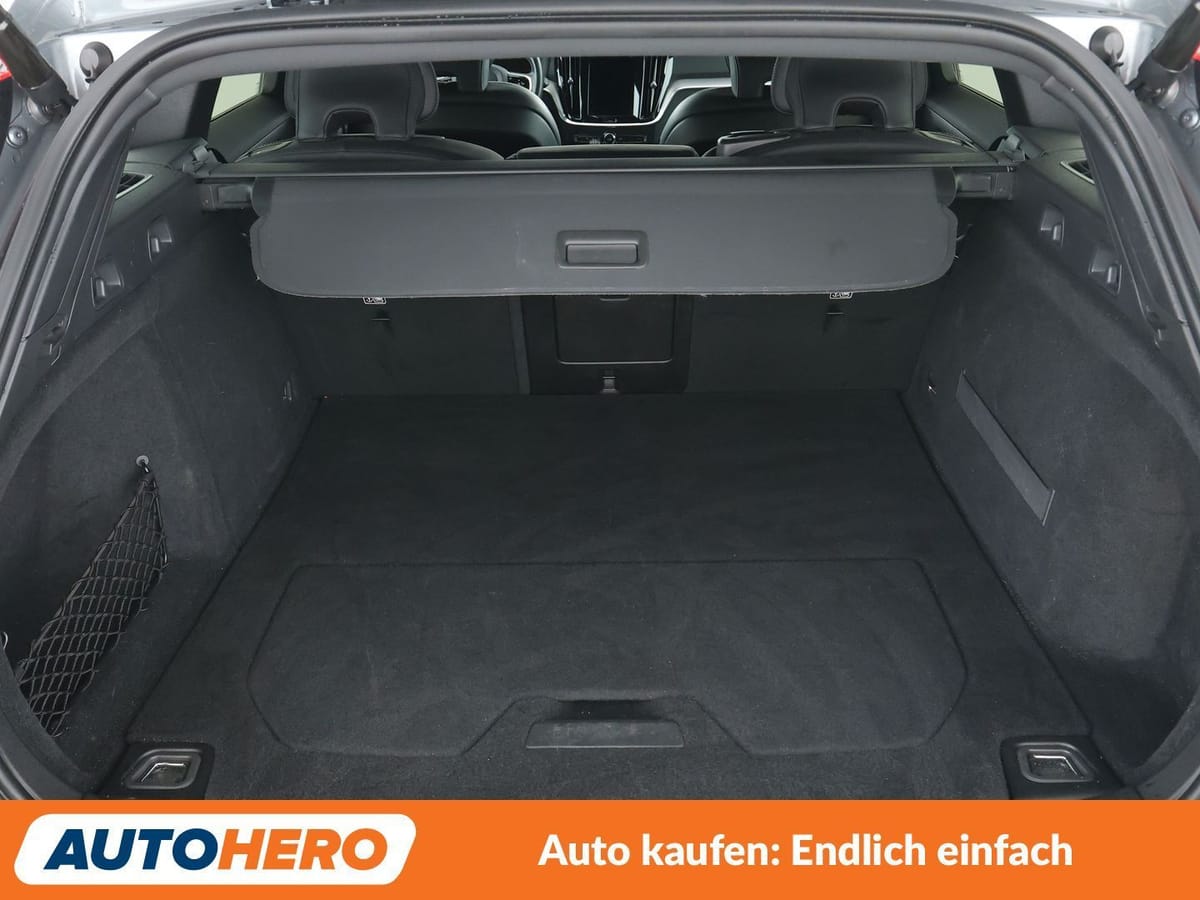 Volvo V60 2.0 T8 Plug-in Hybrid R-Design AWD Aut. NAVI foto 18