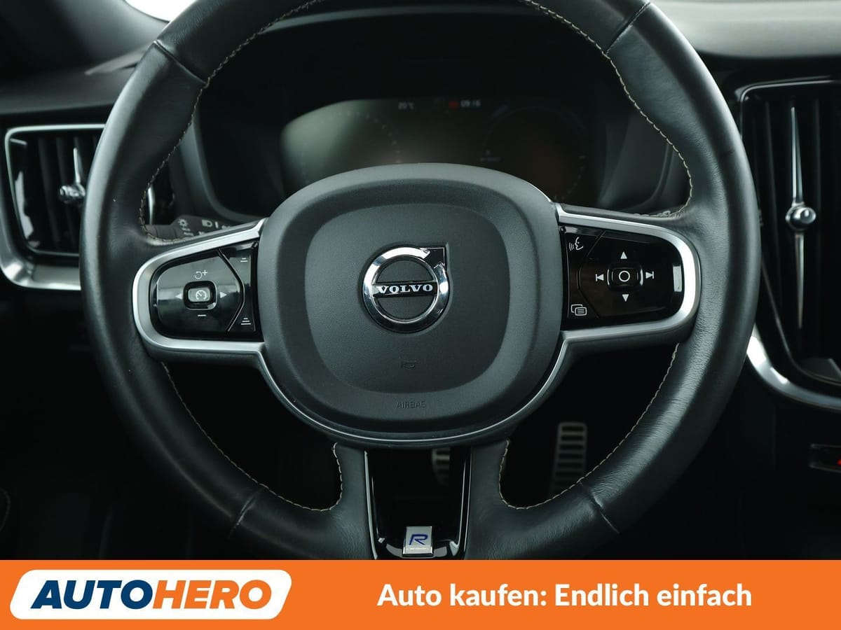 Volvo V60 2.0 T8 Plug-in Hybrid R-Design AWD Aut. NAVI foto 19