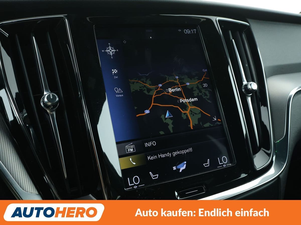 Volvo V60 2.0 T8 Plug-in Hybrid R-Design AWD Aut. NAVI foto 22