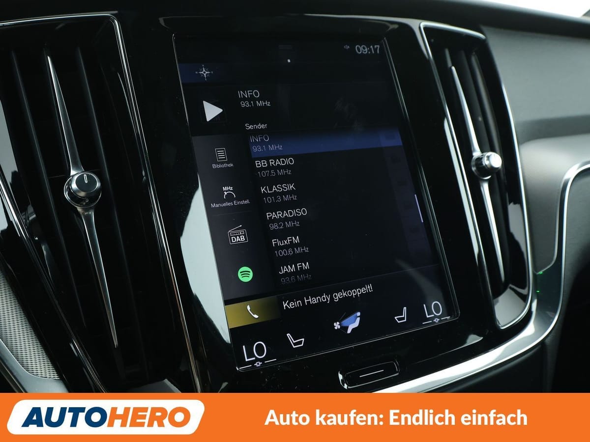 Volvo V60 2.0 T8 Plug-in Hybrid R-Design AWD Aut. NAVI foto 23
