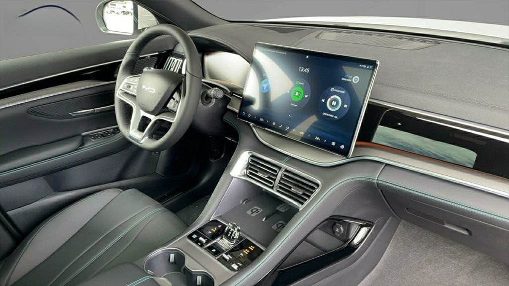 BYD Seal U DM-i PHEV Comfort schwarz, weiß, grau foto 11