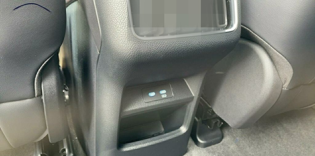 BYD Seal U DM-i PHEV Comfort schwarz, weiß, grau foto 15