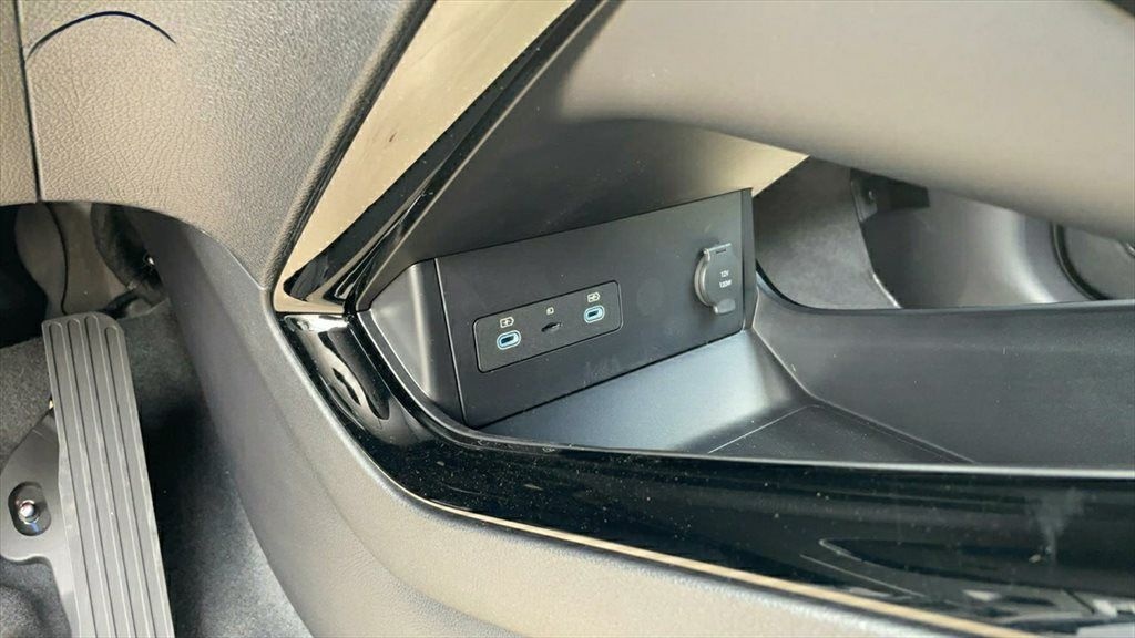 BYD Seal U DM-i PHEV Comfort schwarz, weiß, grau foto 21