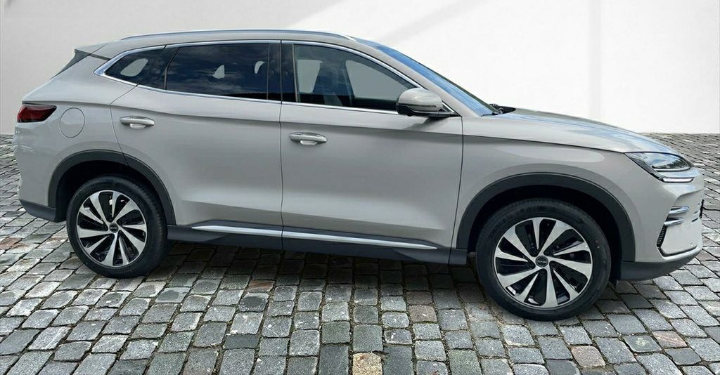 BYD Seal U DM-i PHEV Comfort schwarz, weiß, grau foto 4