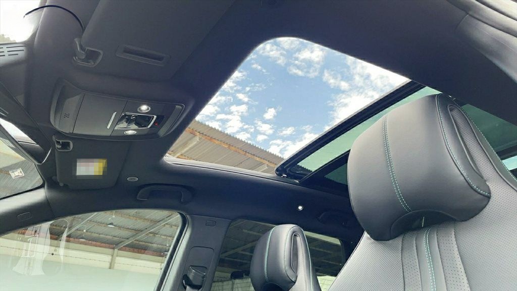 BYD Seal U DM-i PHEV Comfort schwarz, weiß, grau foto 10