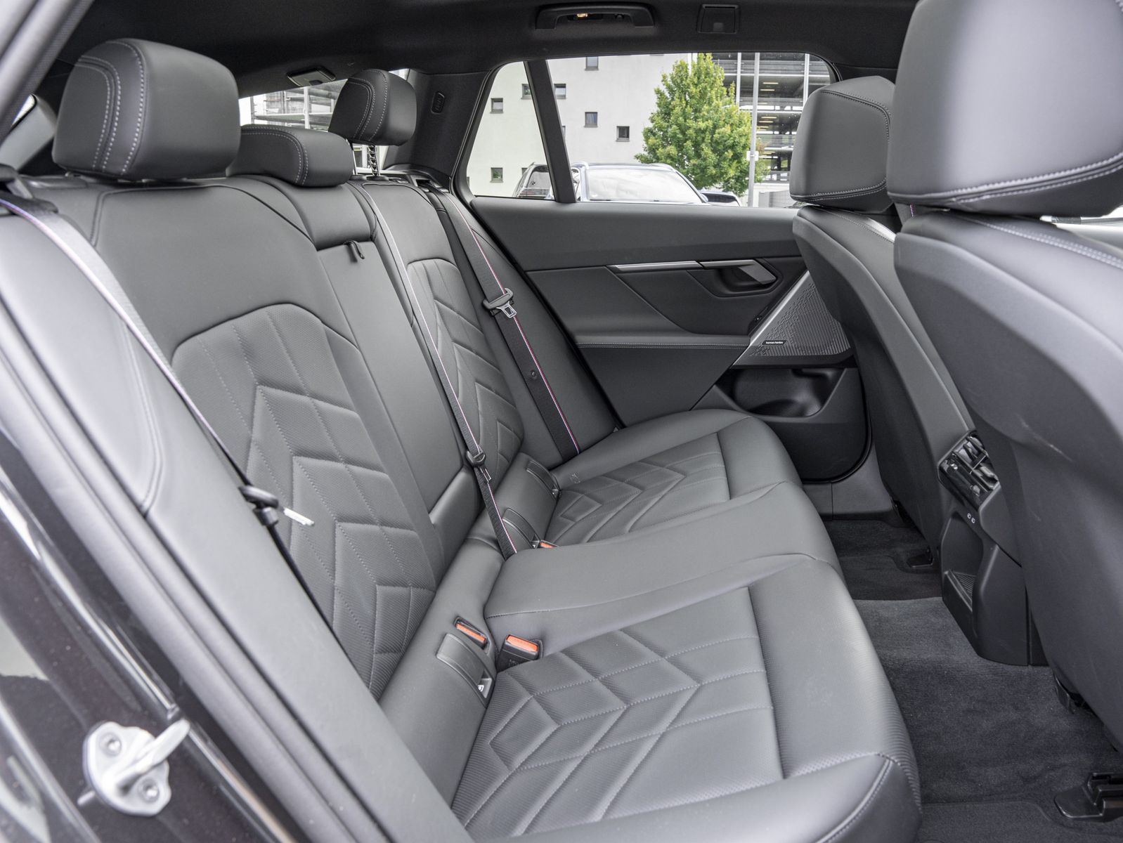 BMW 520d xDr Tour M-Sport Pro KOMFSITZ AHK H/K DrAs+ foto 4