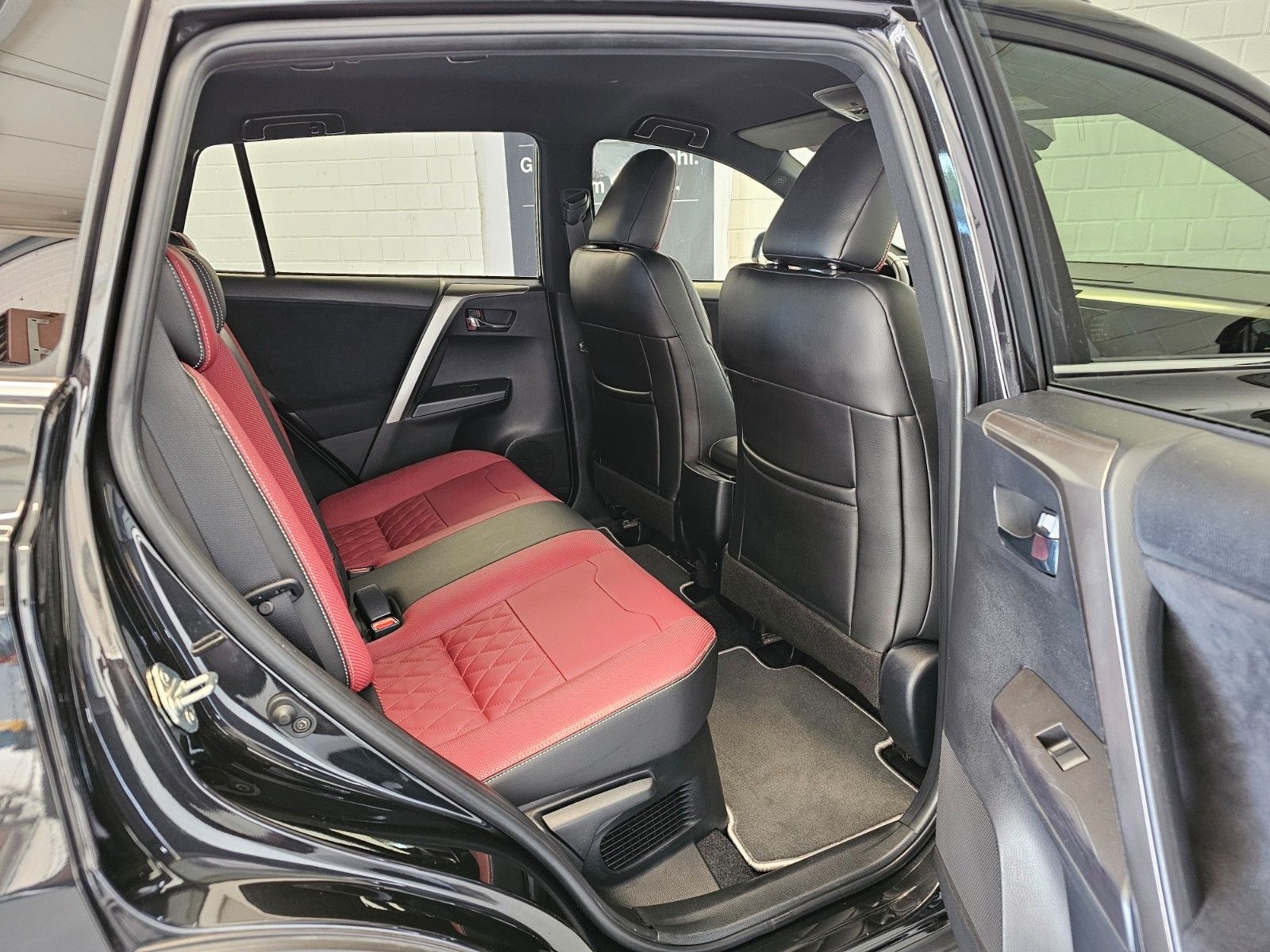 Toyota RAV 4 2,5-l-Hybrid Style Selection + ACC/Leder foto 12