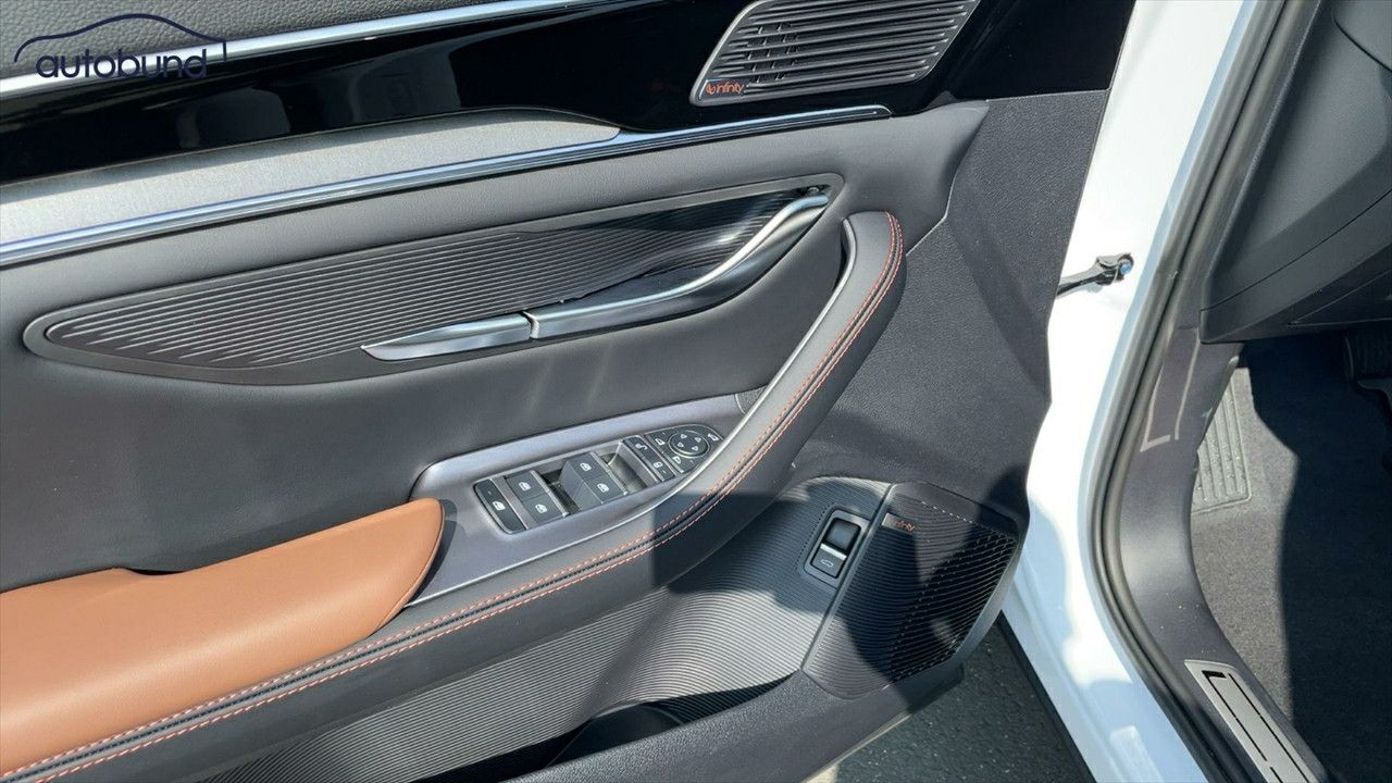 BYD Seal U DM-i PHEV Comfort schwarz, weiß, grau foto 13