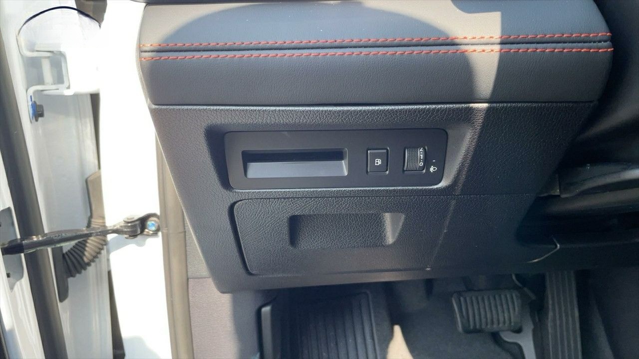 BYD Seal U DM-i PHEV Comfort schwarz, weiß, grau foto 14