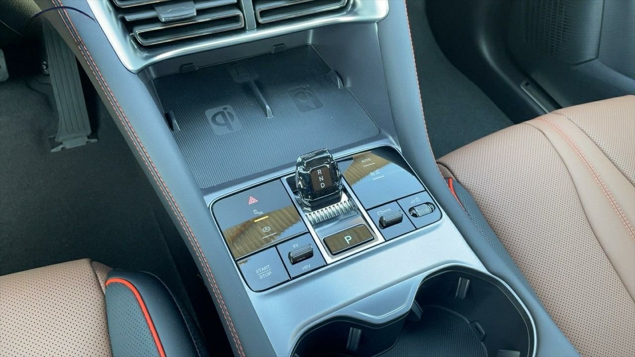 BYD Seal U DM-i PHEV Comfort schwarz, weiß, grau foto 17