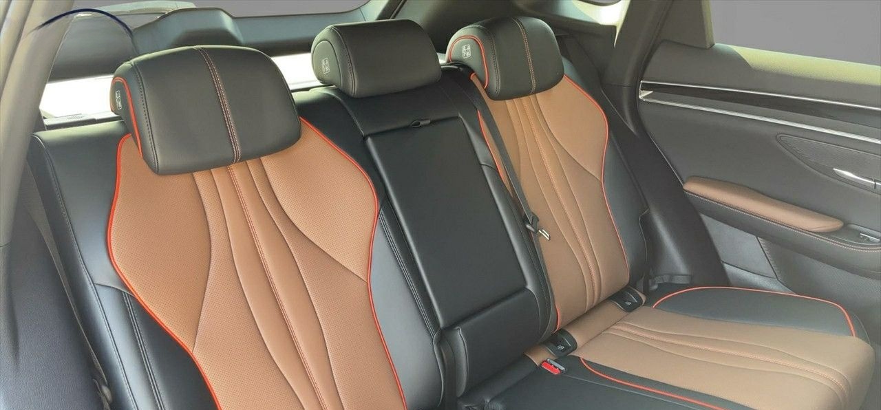 BYD Seal U DM-i PHEV Comfort schwarz, weiß, grau foto 10