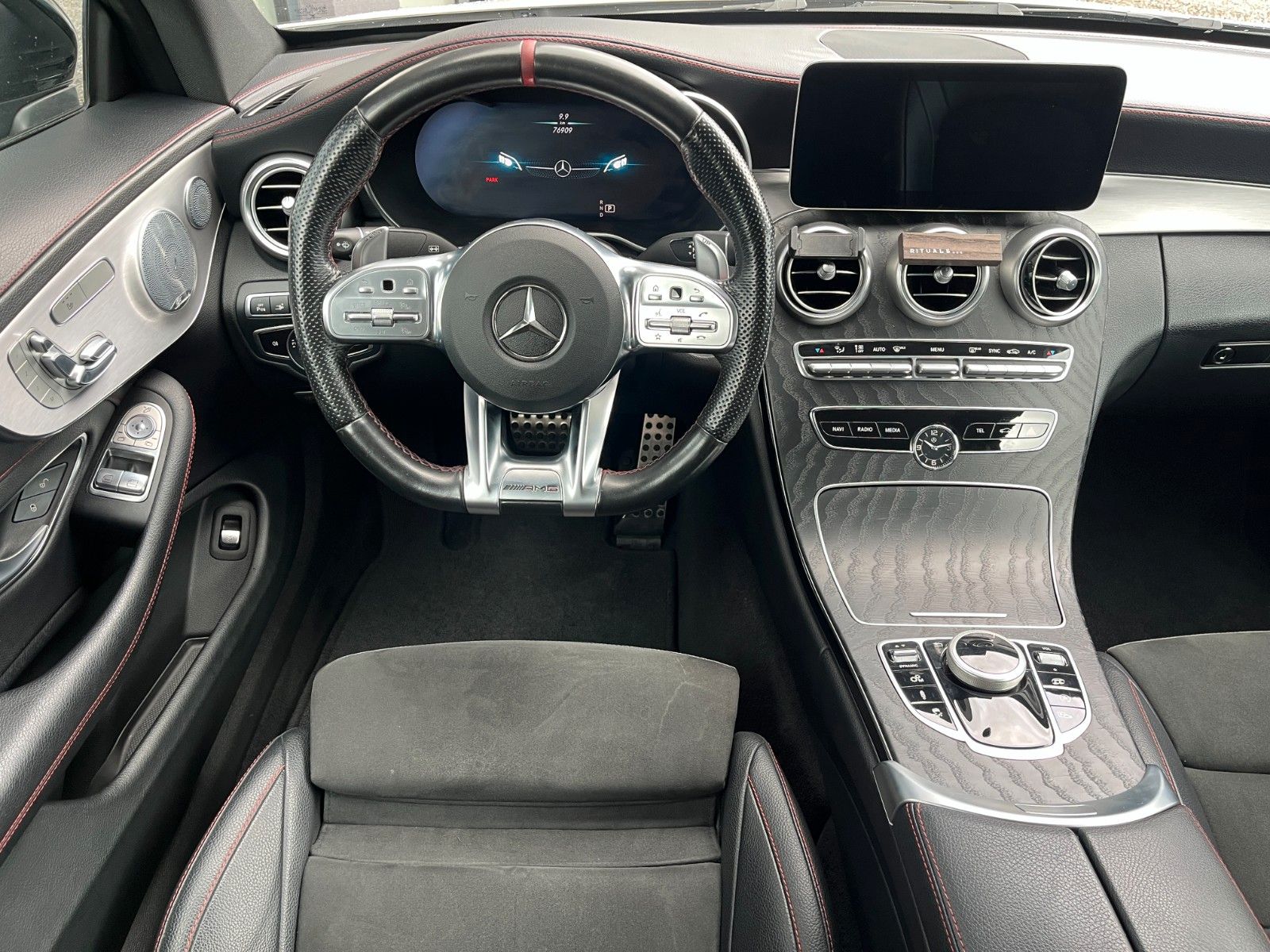 Mercedes-Benz C 43 AMG Coupe 4Matic foto 12