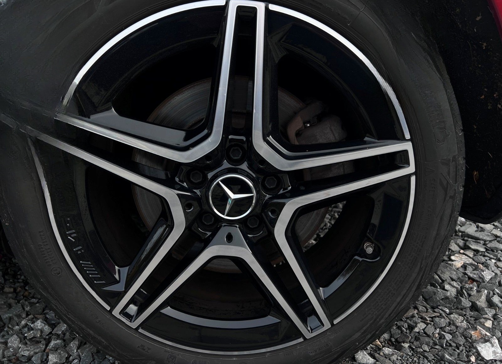 Mercedes-Benz A 250e 8G AMG NIGHT DESIGNO LED NAV+DAB KAM AMBT foto 9
