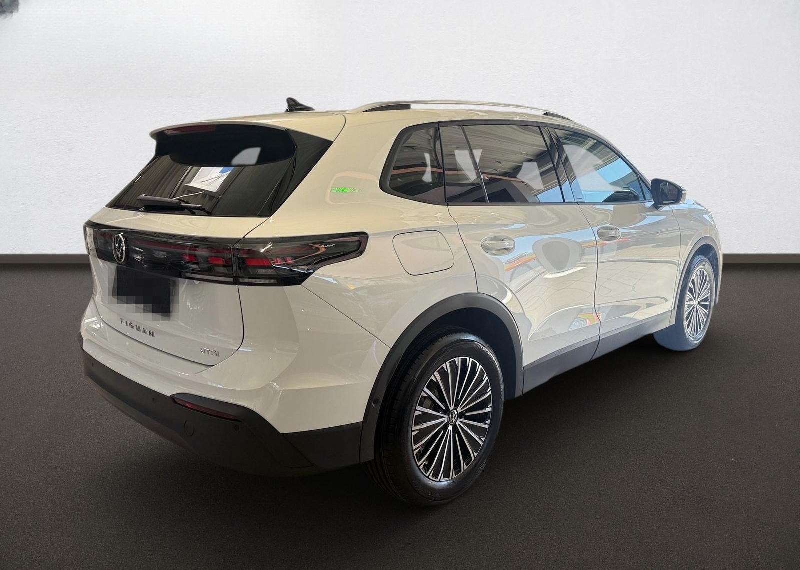 Volkswagen Tiguan 1.5 l eTSI DSG Energy Panodach AHK LM foto 15