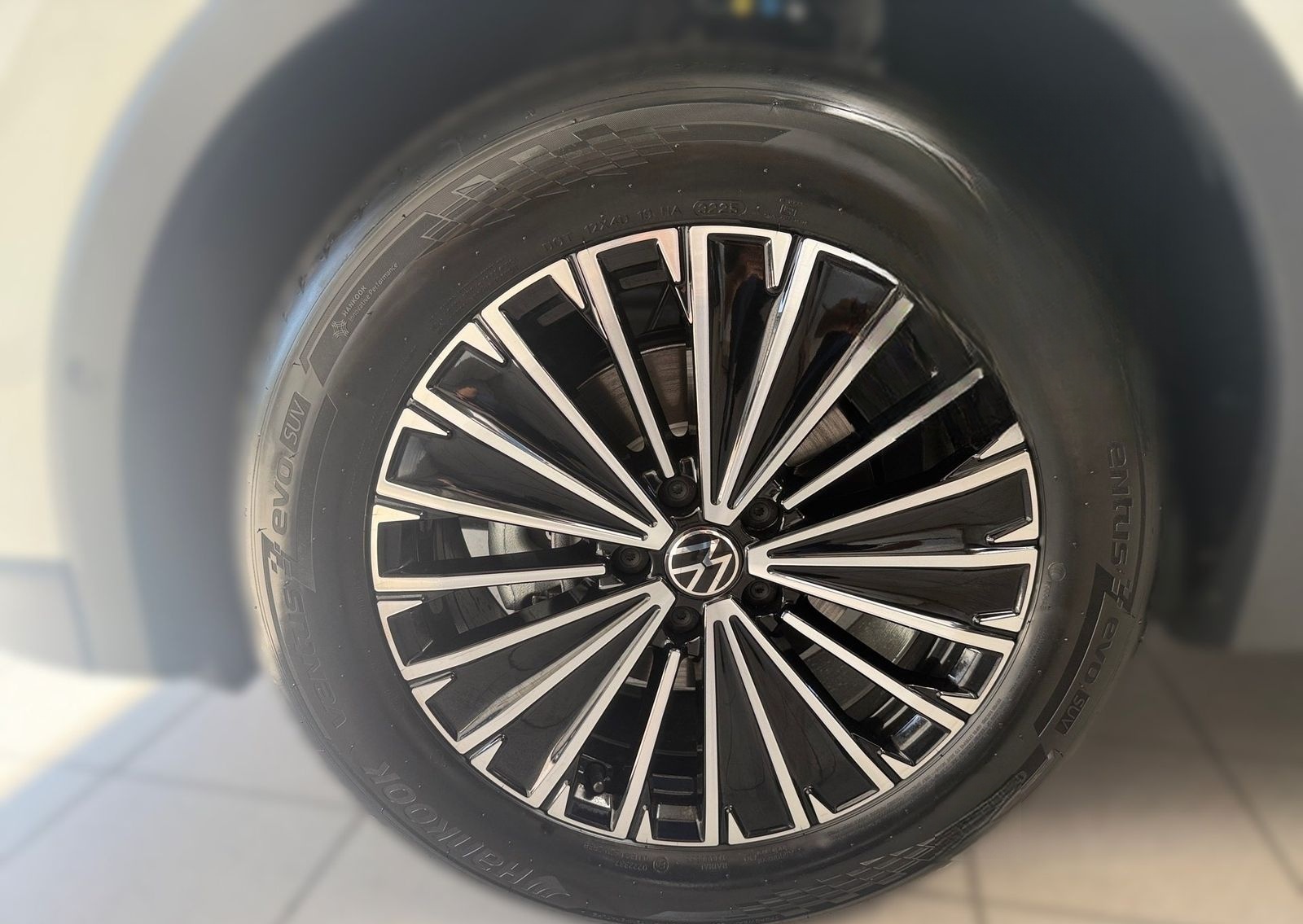 Volkswagen Tiguan 1.5 l eTSI DSG Energy Panodach AHK LM foto 5