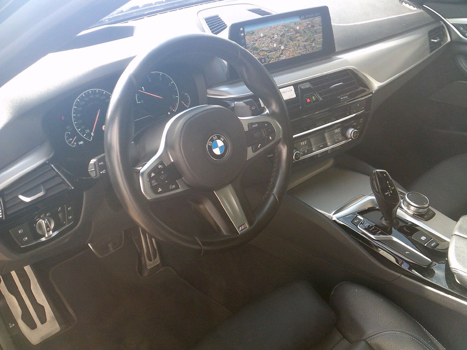 BMW 520d M Sport HUD Panorama H&K AHK Leder LED foto 2