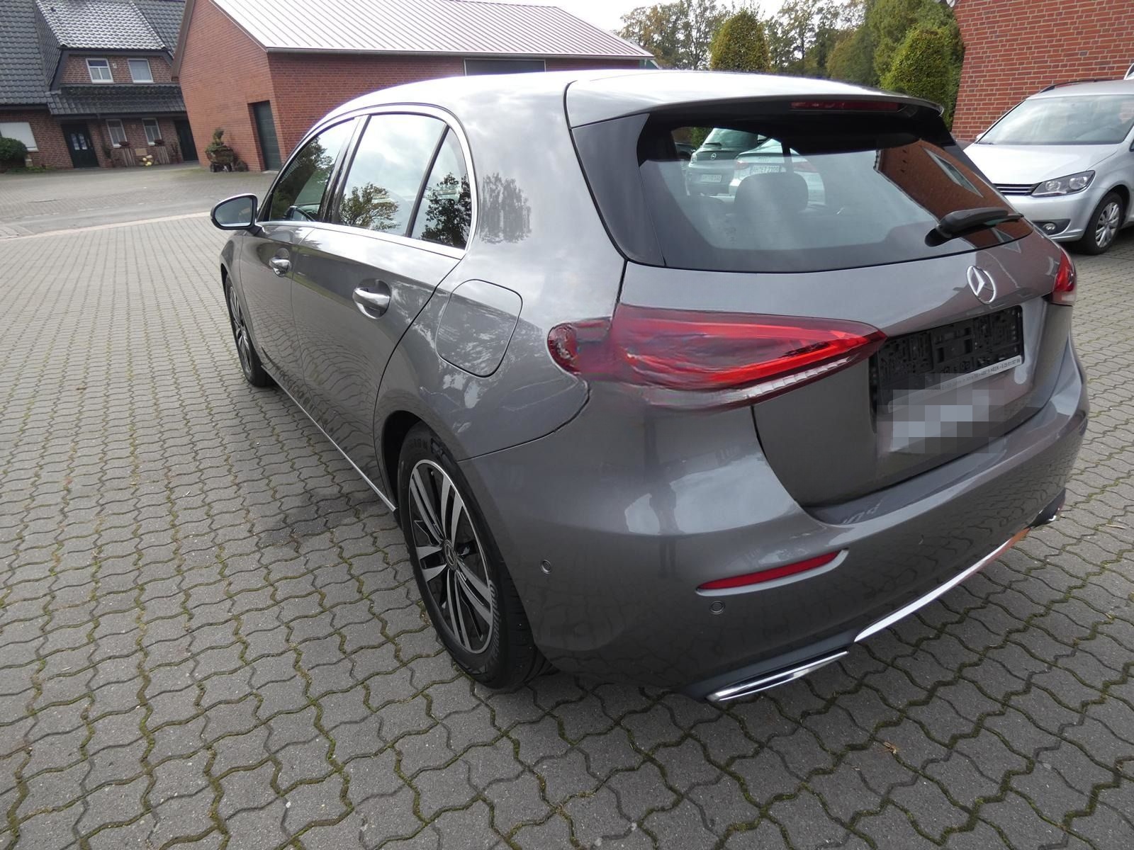 Mercedes-Benz A 200 d 8 G-DCT Progressive LED AHK RFK NAV DIST foto 5