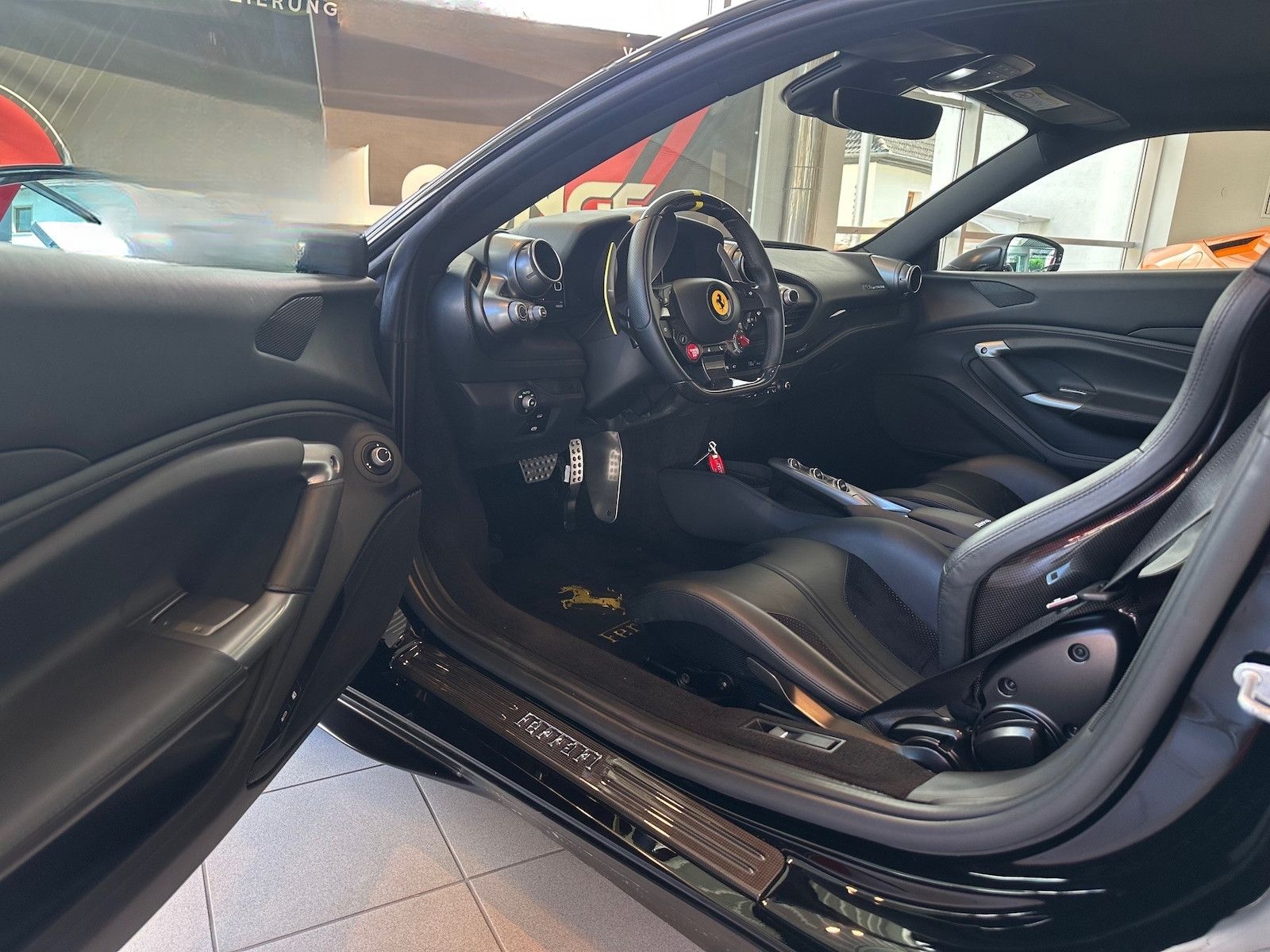 Ferrari F8 Tributo Racing|Lift|Carbon|Service neu|Garant foto 15