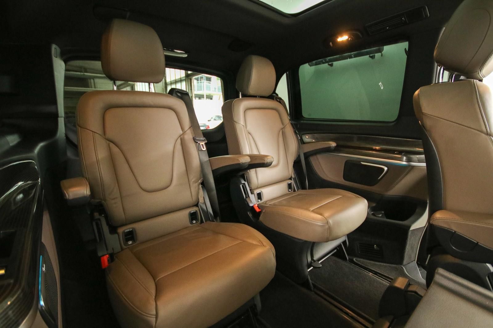 Mercedes-Benz V 300 d EDITI 19 4 Matic lang AMG Line Pano 360K foto 17