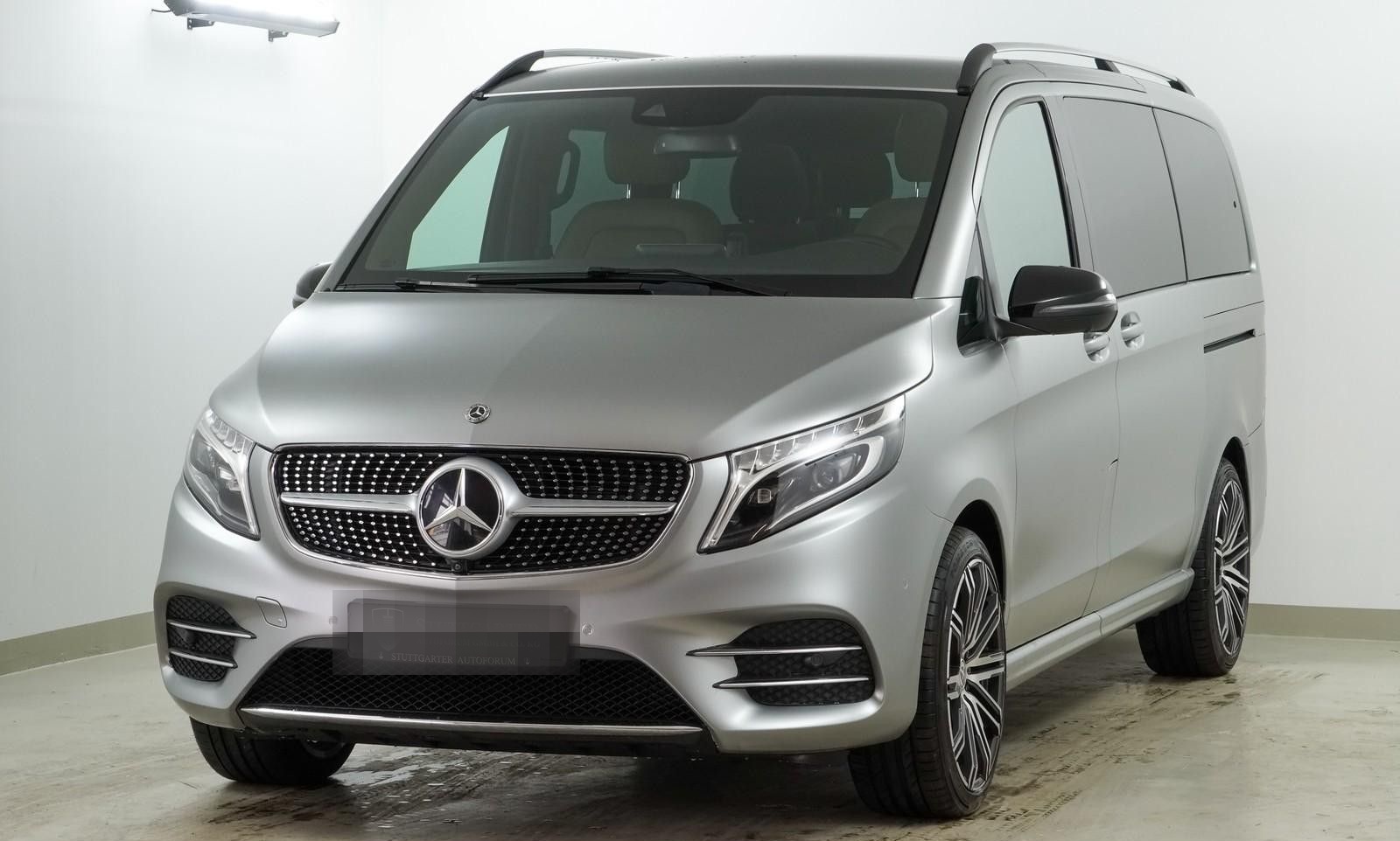 Mercedes-Benz V 300 d EDITI 19 4 Matic lang AMG Line Pano 360K foto 3