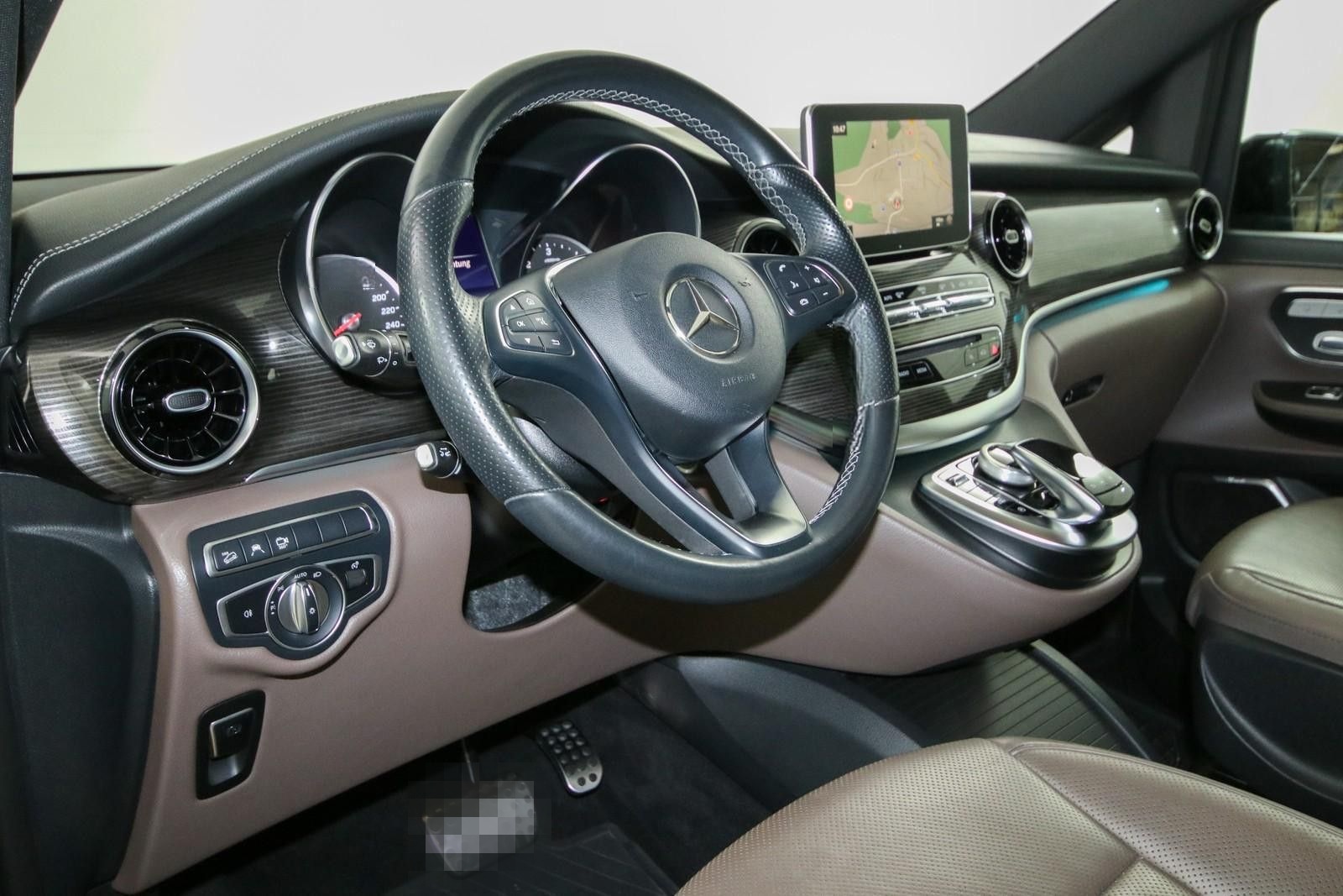 Mercedes-Benz V 300 d EDITI 19 4 Matic lang AMG Line Pano 360K foto 7