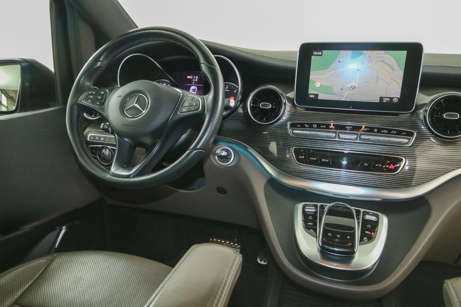 Mercedes-Benz V 300 d EDITI 19 4 Matic lang AMG Line Pano 360K foto 9