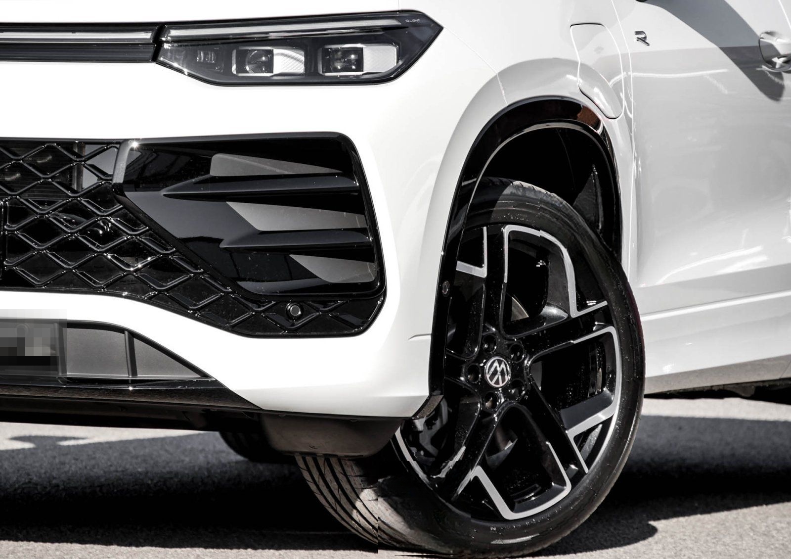 Volkswagen Tayron R-Line eHybrid AHK 20" HarmanKardon Leder foto 5