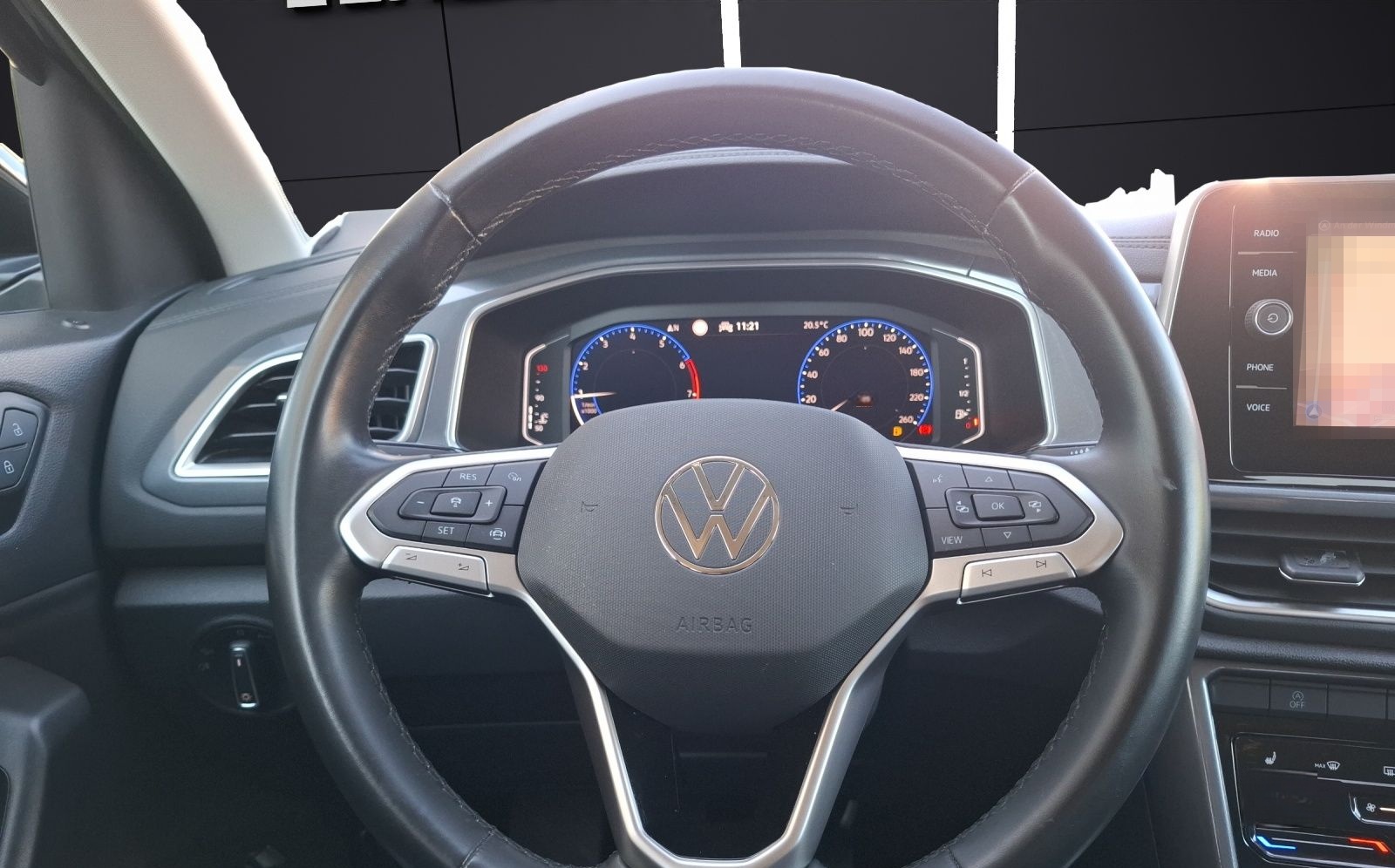 Volkswagen T-Roc TSI Style LED Navi AID ACC Park-Assist SH foto 17