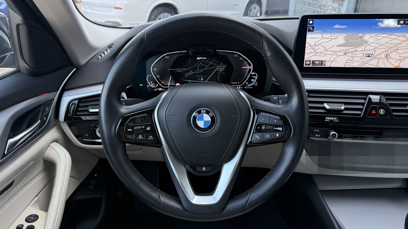 BMW 530e xDrive Touring Head-Up Pano Kamera Leder Hi foto 14