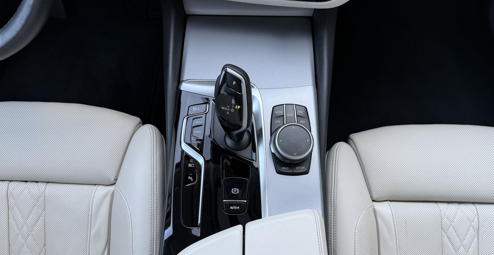 BMW 530e xDrive Touring Head-Up Pano Kamera Leder Hi foto 21