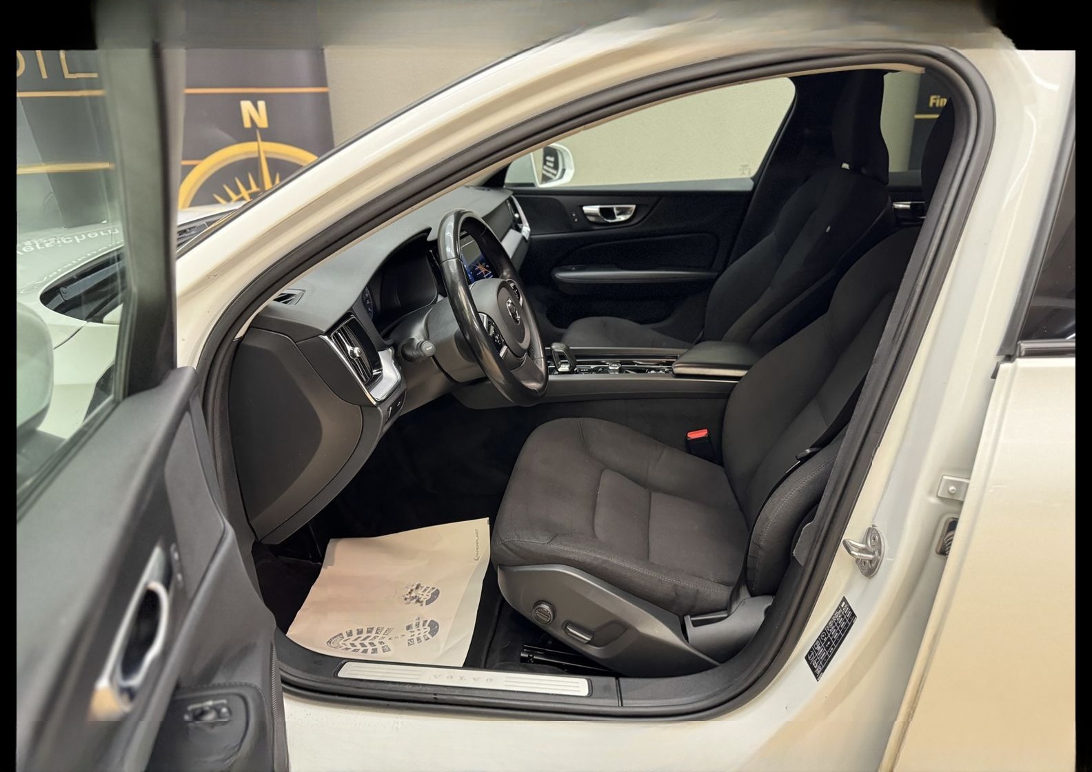 Volvo V60 Cross Country B4 Diesel AWD *AHK*KAM*UPE:56 foto 13