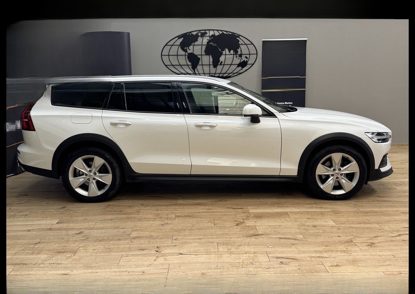 Volvo V60 Cross Country B4 Diesel AWD *AHK*KAM*UPE:56 foto 5