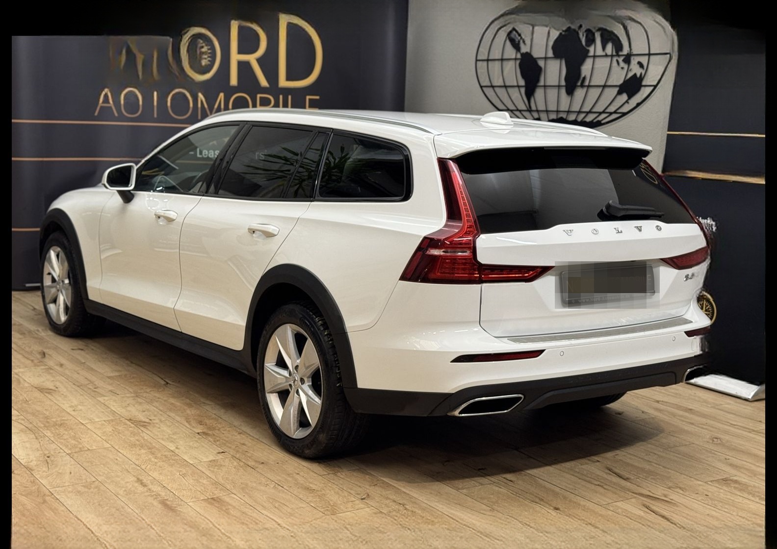 Volvo V60 Cross Country B4 Diesel AWD *AHK*KAM*UPE:56 foto 7