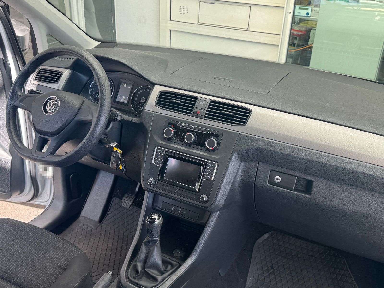 Volkswagen Caddy 1,2 TSI Trendline Klima PDC Rollstuhlrampe foto 5