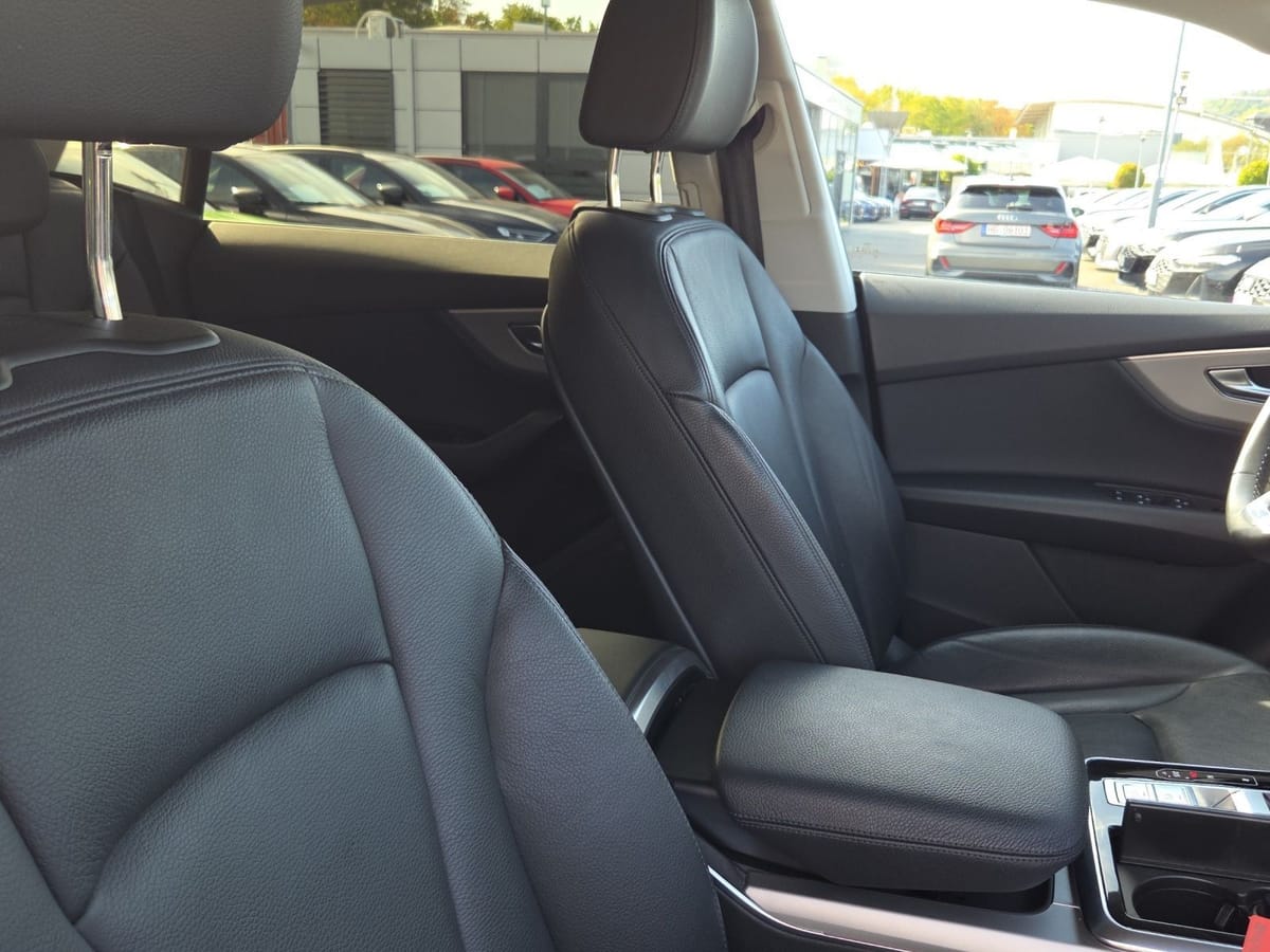 Audi Q8 SUV 55 TFSI QUATTRO TIPTRONIC KAMERA LED VIRT foto 18