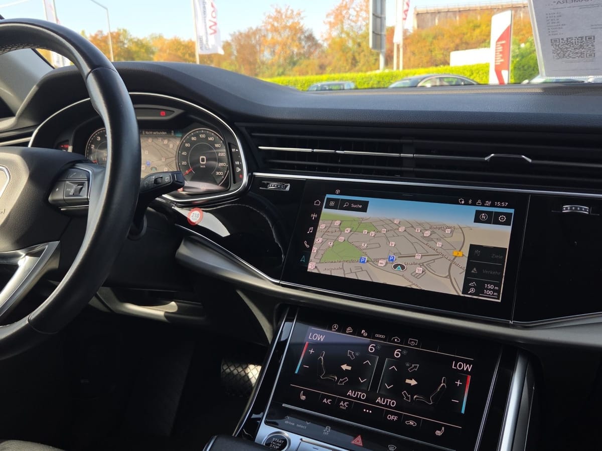 Audi Q8 SUV 55 TFSI QUATTRO TIPTRONIC KAMERA LED VIRT foto 8