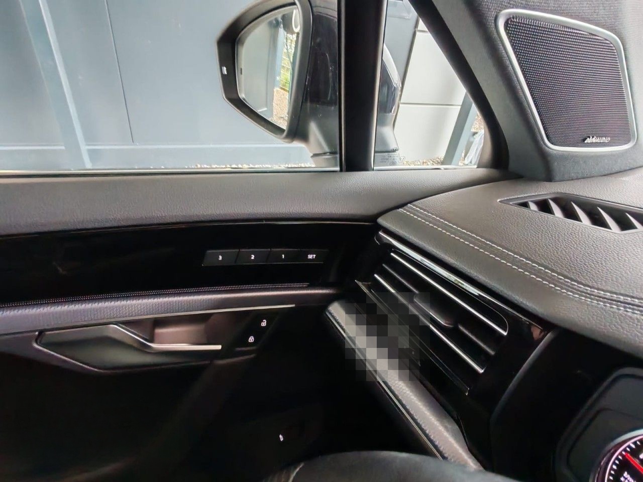Volkswagen Touareg 3.0 TDI DSG R-LINE,AHK,ACC,ALLRADL,PANO foto 17