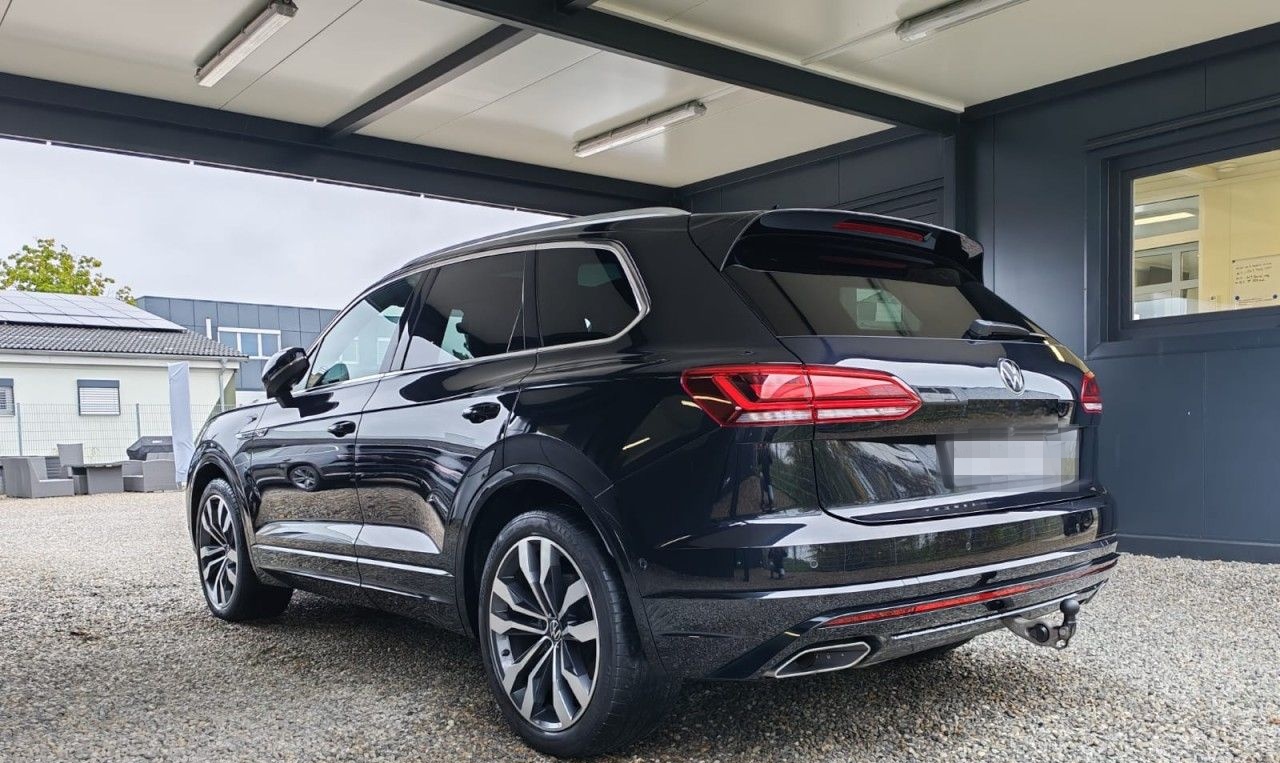 Volkswagen Touareg 3.0 TDI DSG R-LINE,AHK,ACC,ALLRADL,PANO foto 5