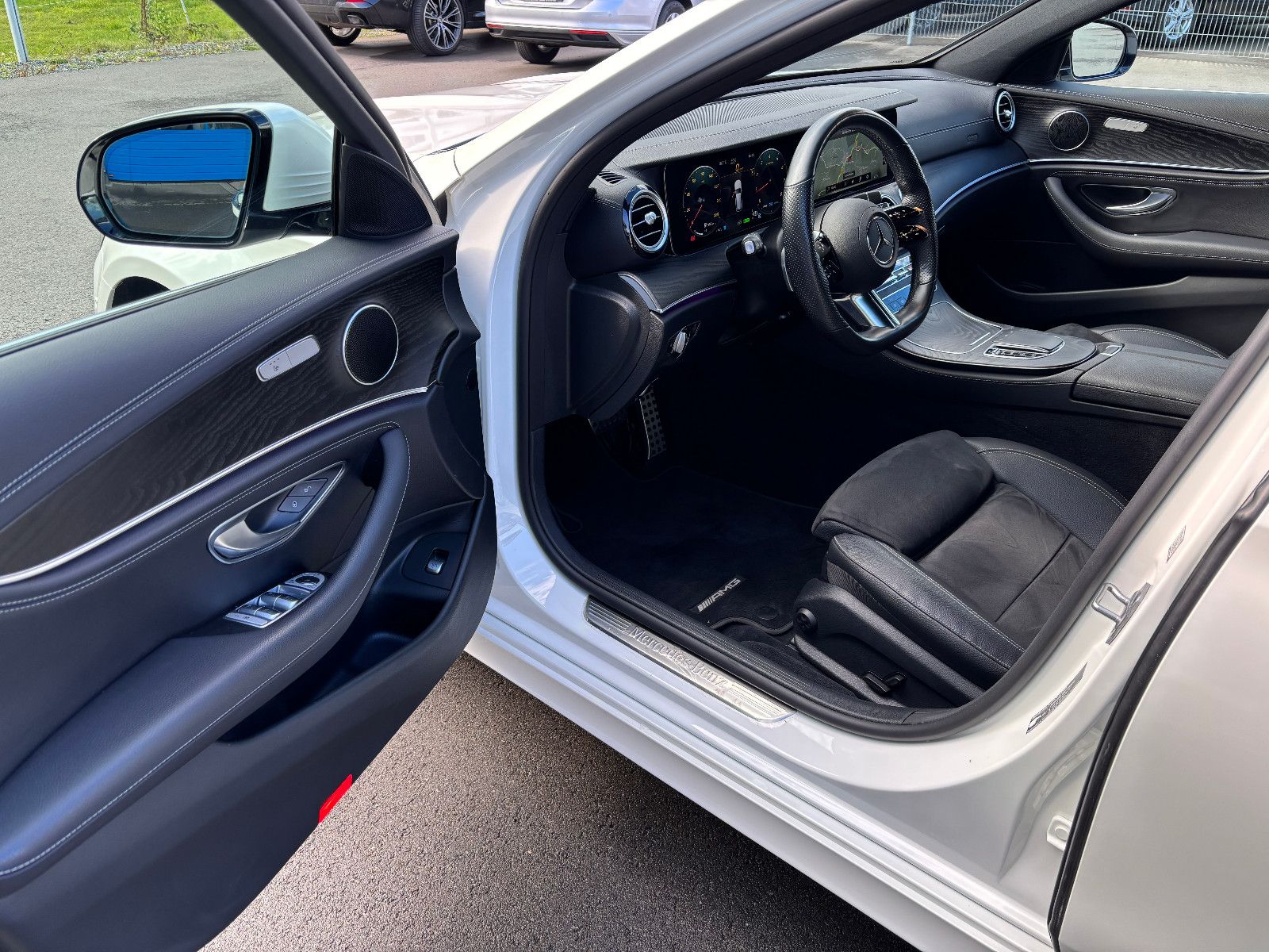 Mercedes-Benz E 450 T 4Matic AMG NAV LED AHK 360° DISTRONIC 19 foto 12