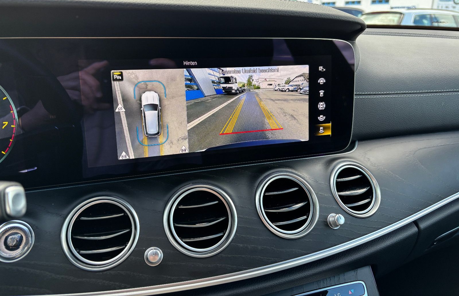 Mercedes-Benz E 450 T 4Matic AMG NAV LED AHK 360° DISTRONIC 19 foto 19