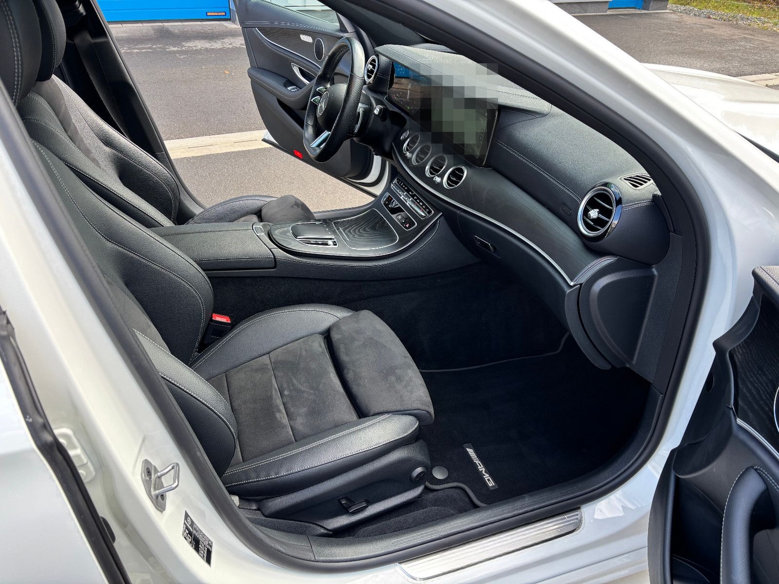 Mercedes-Benz E 450 T 4Matic AMG NAV LED AHK 360° DISTRONIC 19 foto 23
