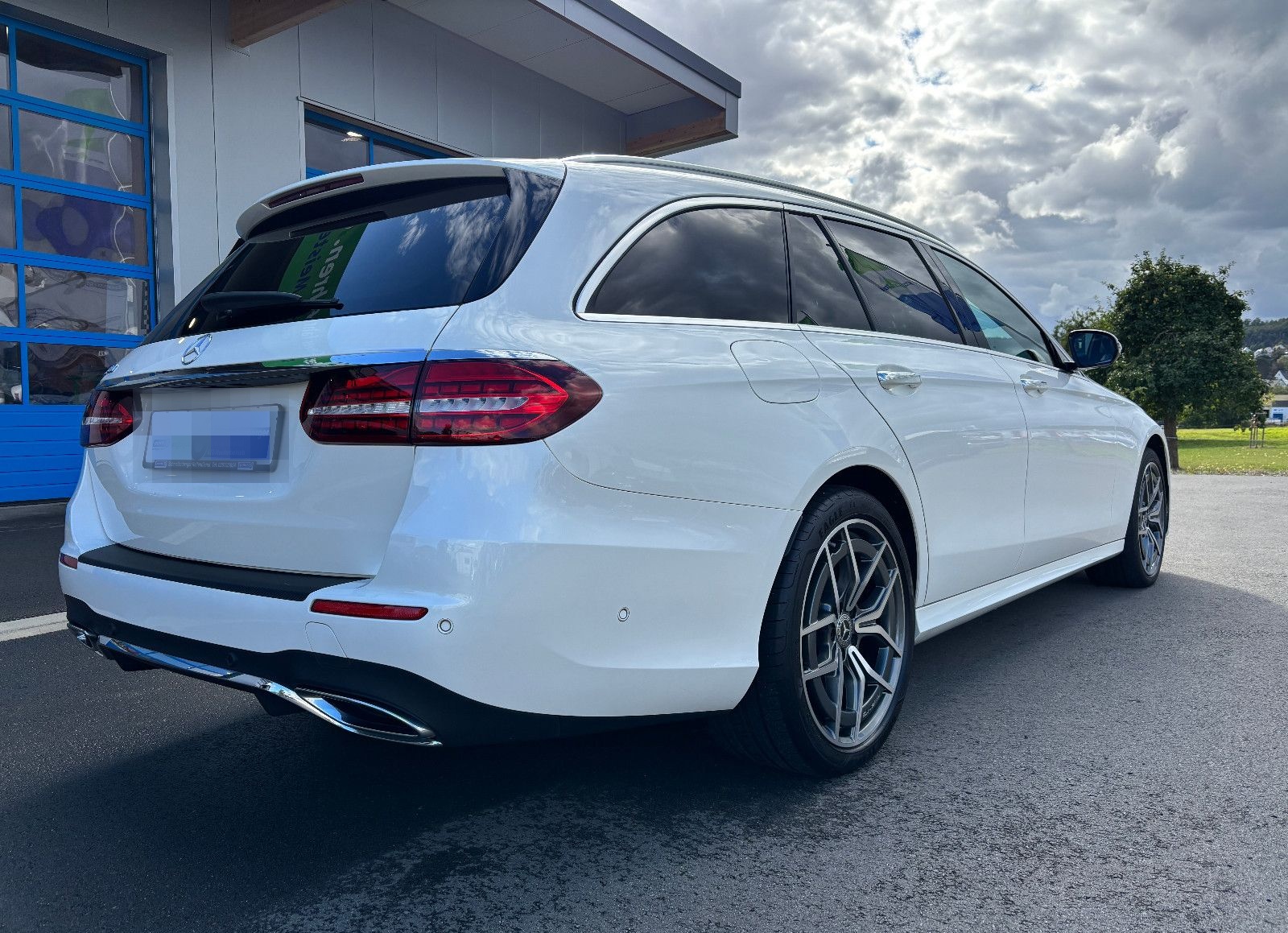 Mercedes-Benz E 450 T 4Matic AMG NAV LED AHK 360° DISTRONIC 19 foto 5