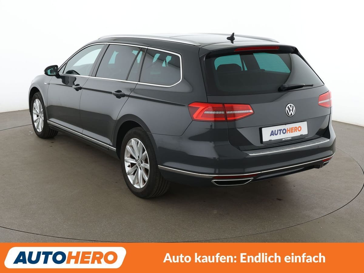 Volkswagen Passat 2.0 TDI Highline 4Motion BMT Aut. LED ACC foto 4