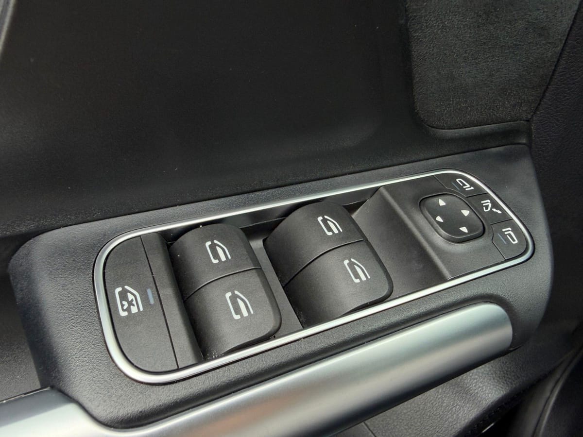 Mercedes-Benz EQA 350 AMG Line 4-Matic foto 25