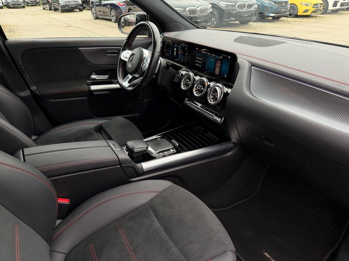Mercedes-Benz EQA 350 AMG Line 4-Matic foto 10