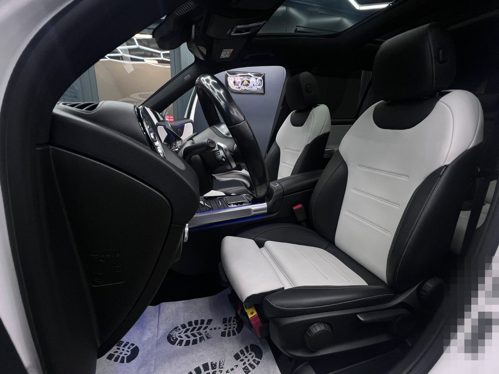 Mercedes-Benz GLB 220d 8G AMG NIGHT DIST+LENK KAM AMB AHK PANO foto 13