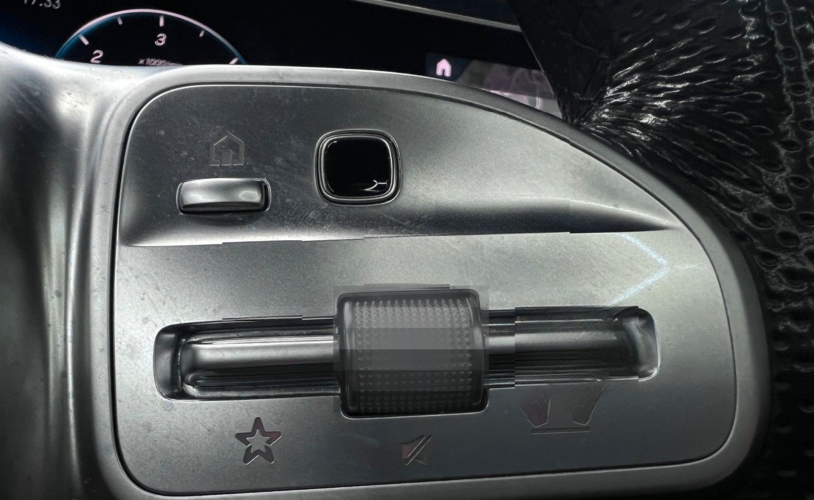 Mercedes-Benz GLB 220d 8G AMG NIGHT DIST+LENK KAM AMB AHK PANO foto 23