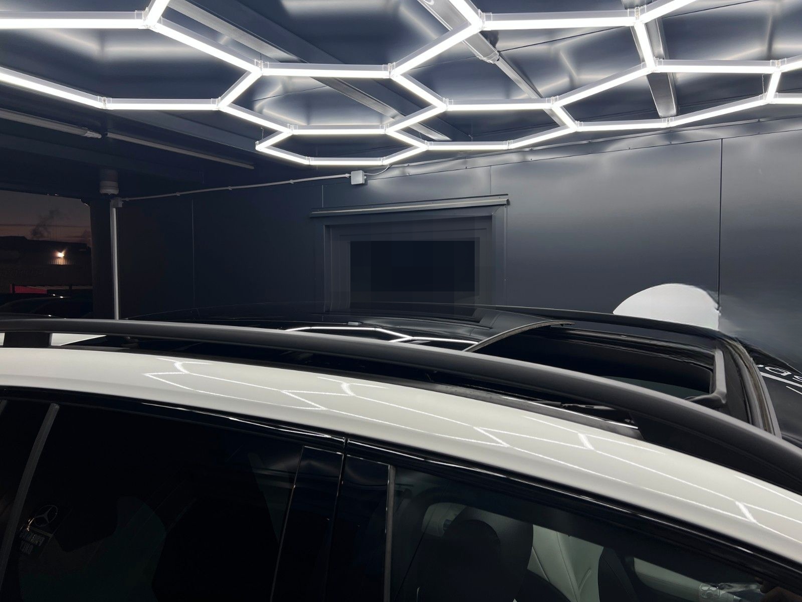 Mercedes-Benz GLB 220d 8G AMG NIGHT DIST+LENK KAM AMB AHK PANO foto 9